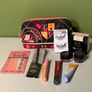 Estée Lauder Makeup Bag & makeup bundle NWT